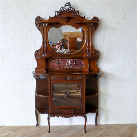 chiffonier परिभाषा