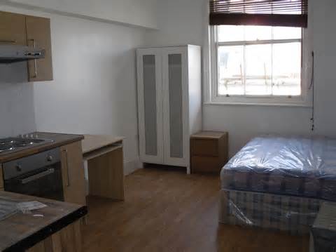 definizzjoni ta bedsit