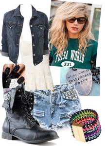 edgily の定義