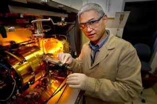 physicist تعريف