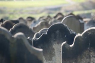 definizzjoni ta graves